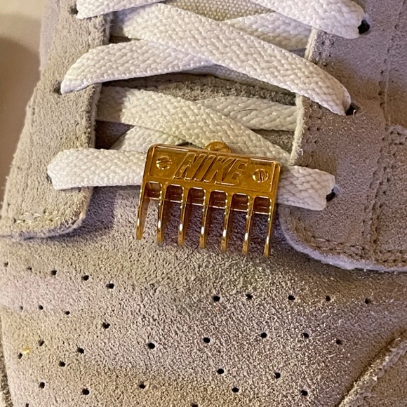 Nike Dunk Low SE Barber Shop Grey Gold Hair clip - Picture 3 of 12